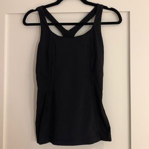 Lululemon black racer back athletic top w/ bra hook, size 8